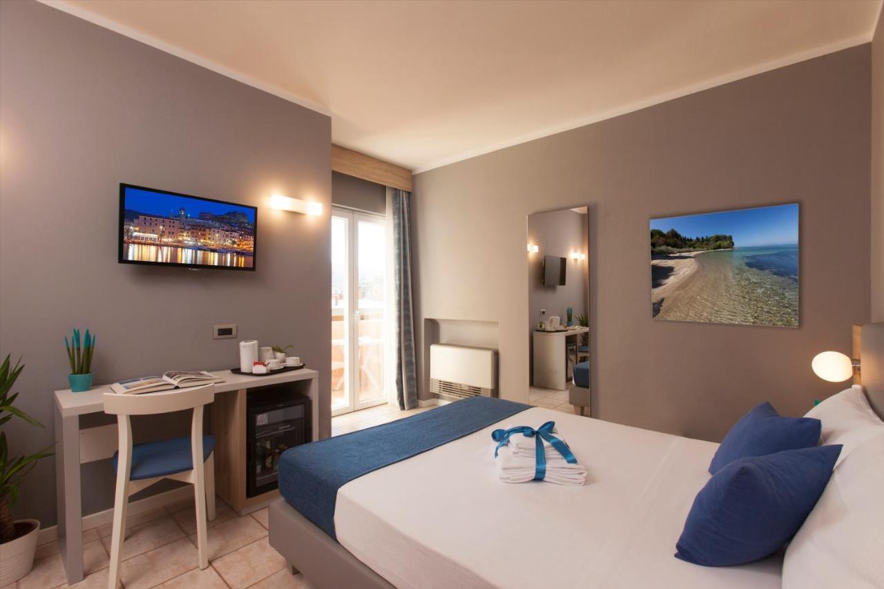 Bike&Boat Argentario Hotel Порто Санто Стефано Екстериор снимка